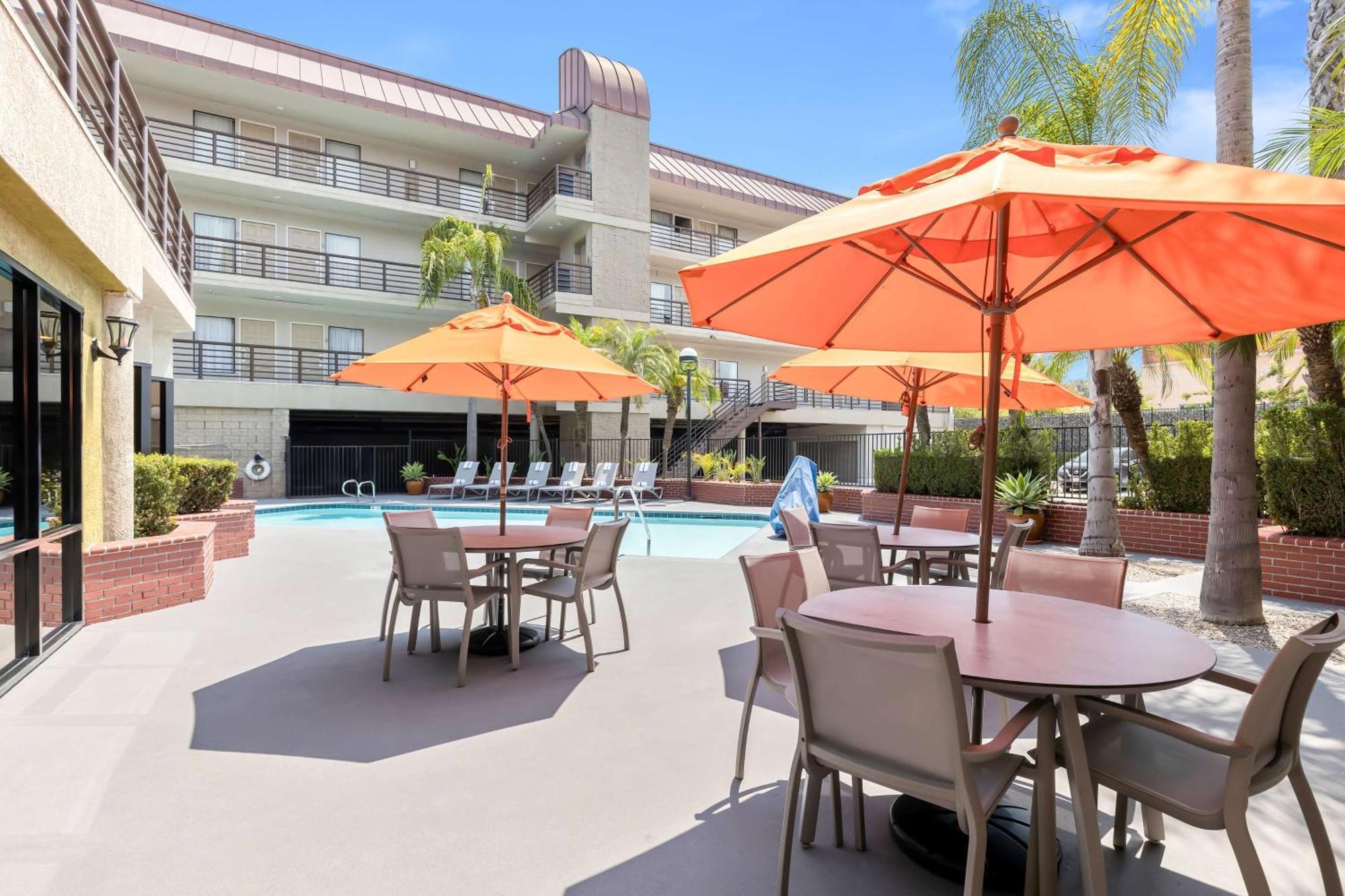 Best Western Plus Irvine Spectrum Hotel Lake Forest Exterior photo